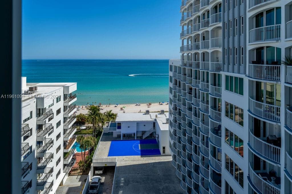 5401 Collins Ave 919 photo 21