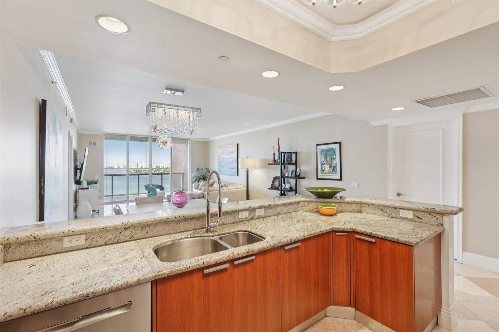 2650 Lake Shore Drive 1404 photo 16