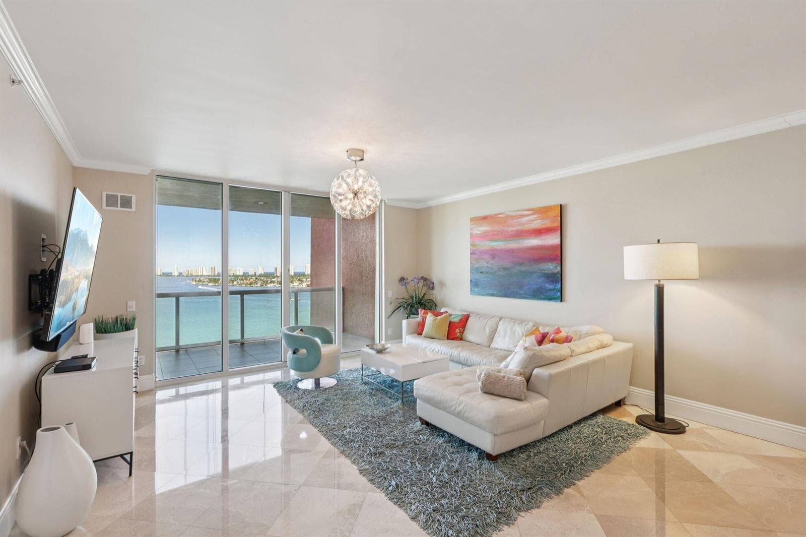2650 Lake Shore Drive 1404 photo 1
