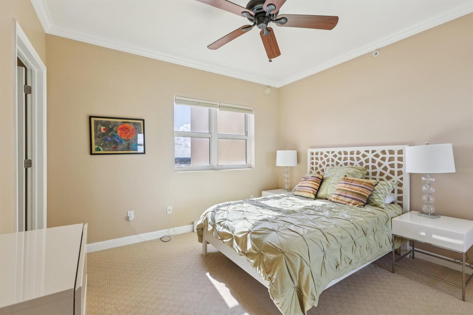 2650 Lake Shore Drive 1404 photo 20
