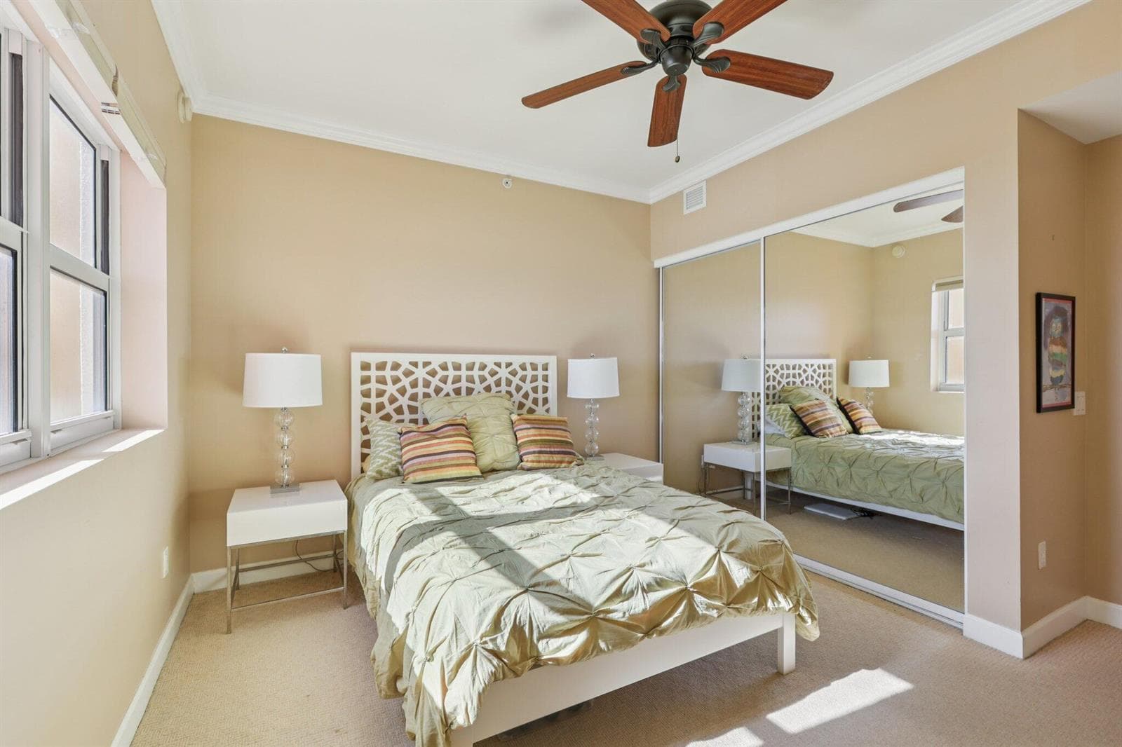 2650 Lake Shore Drive 1404 photo 21