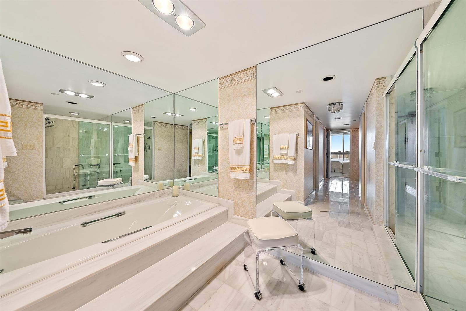 100 Lakeshore Drive 251 photo 20