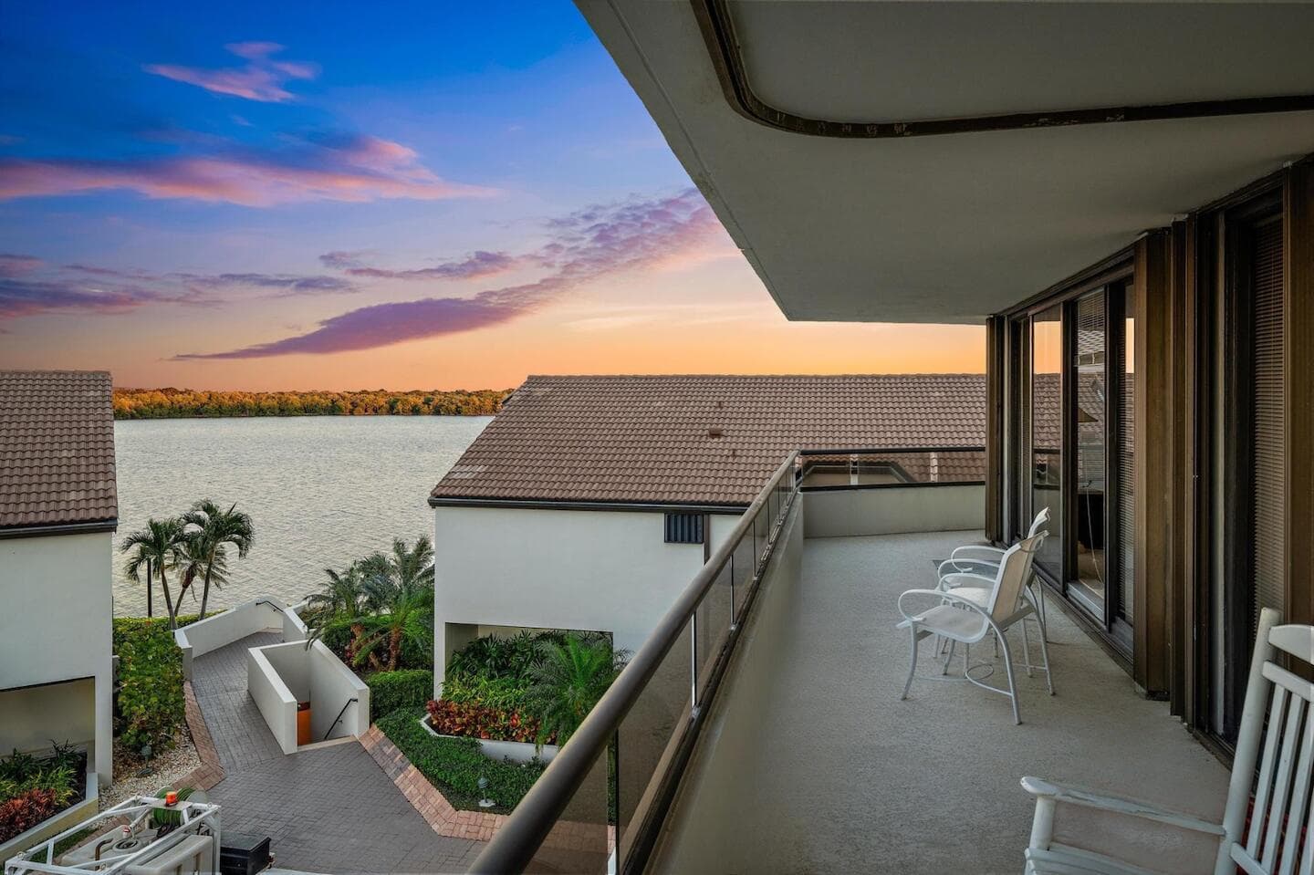 100 Lakeshore Drive 251 photo 21