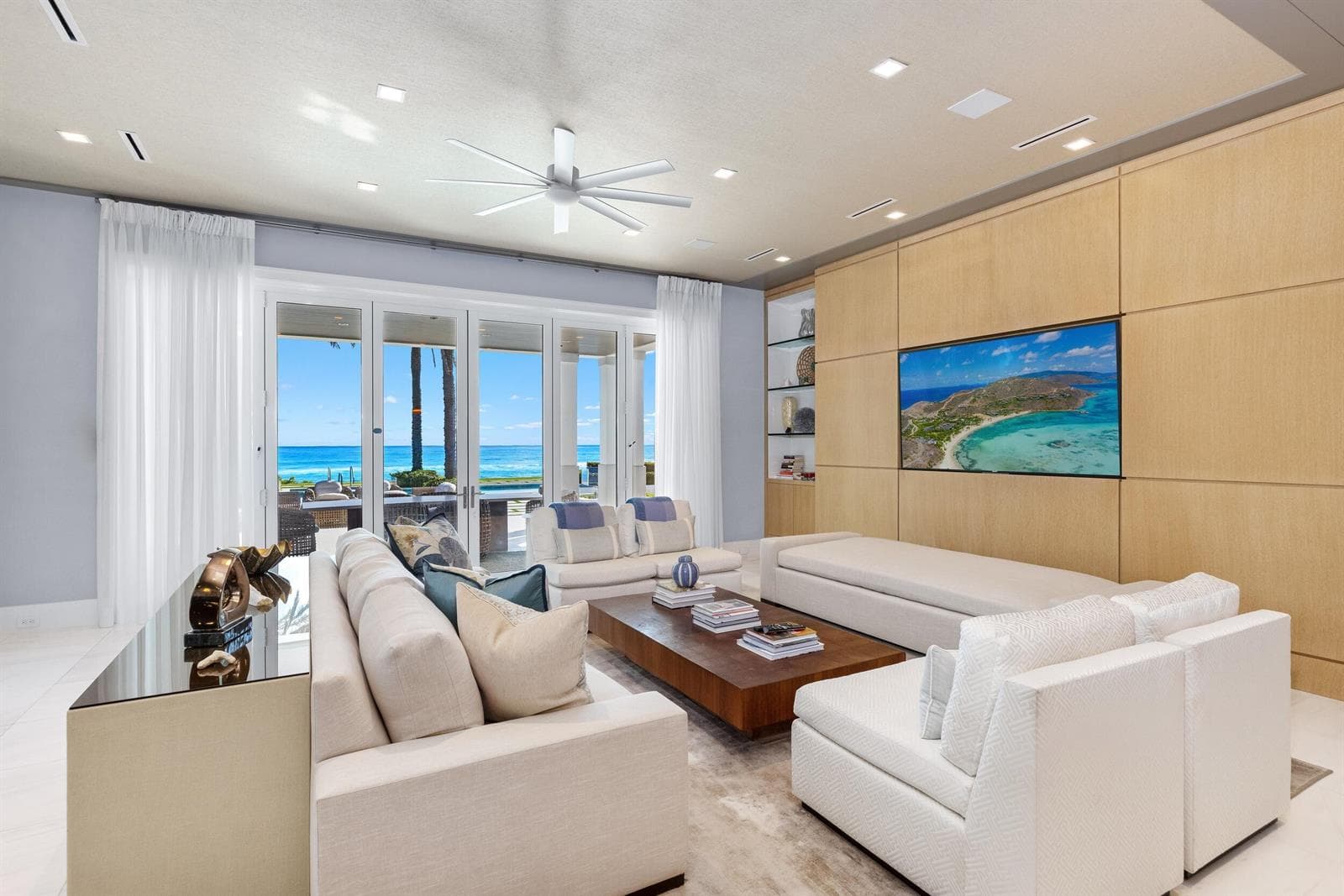 900 S Ocean Boulevard photo 10