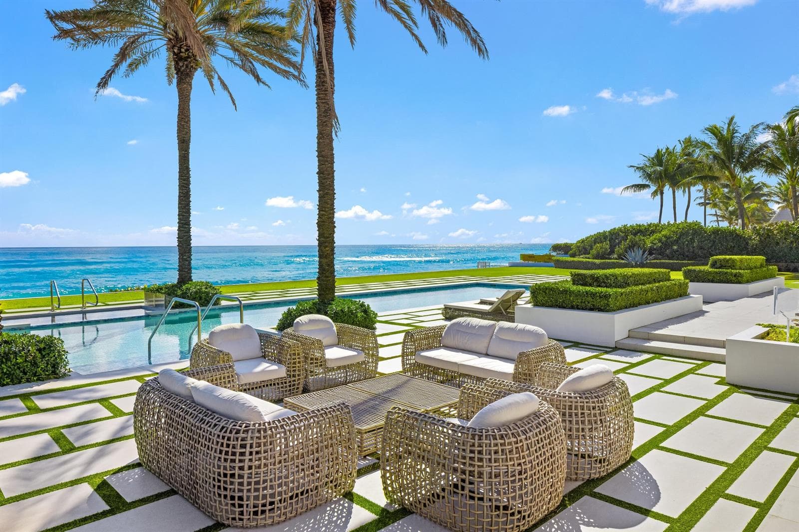 900 S Ocean Boulevard photo 19
