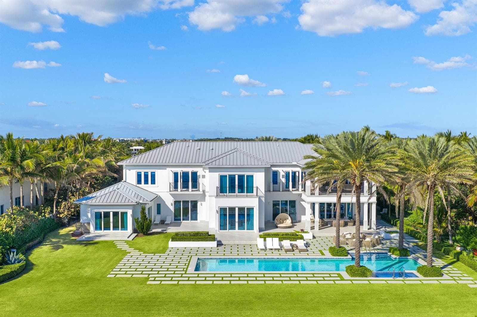 900 S Ocean Boulevard photo 4