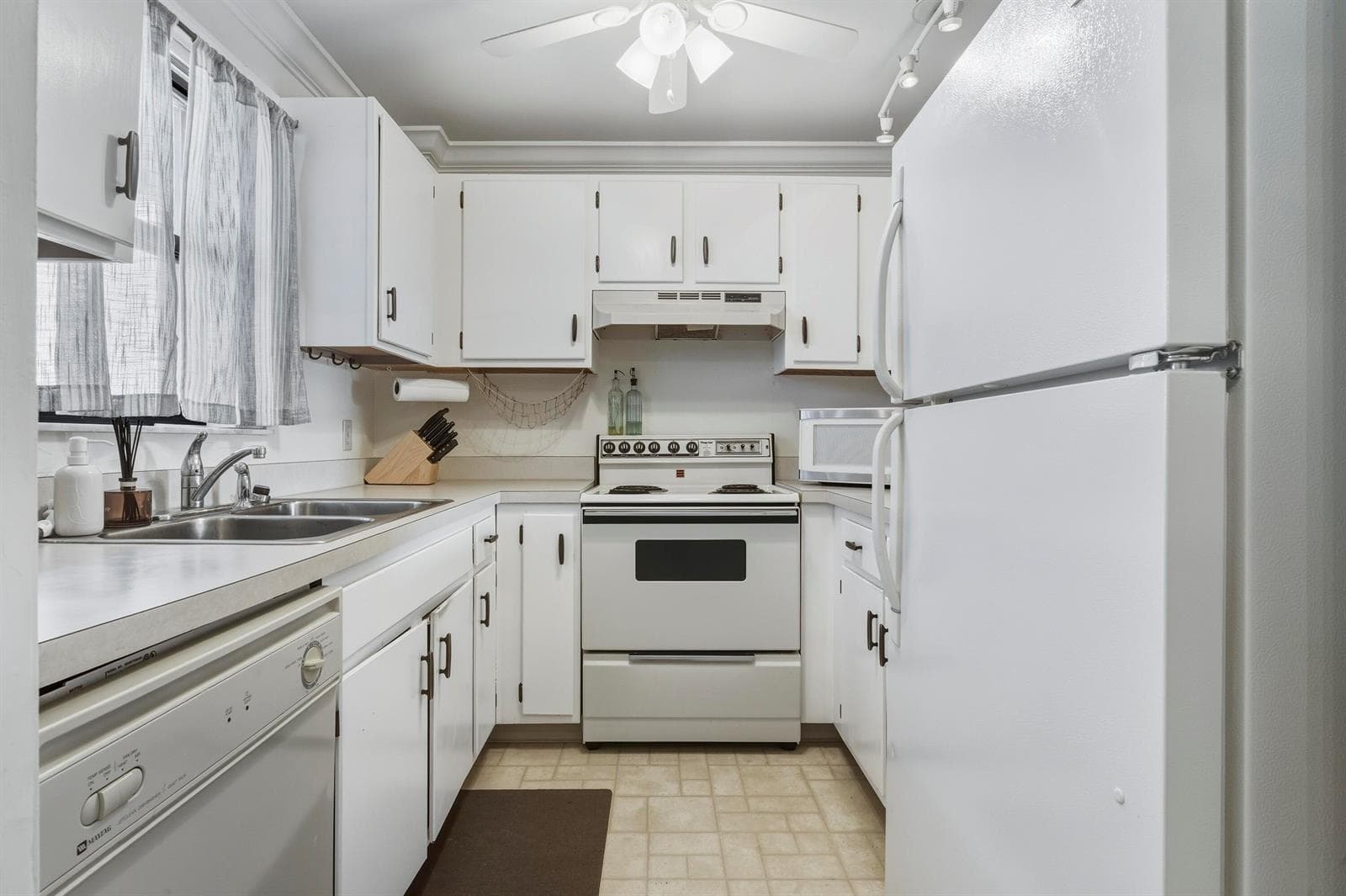 890 N Federal Highway 406 photo 7