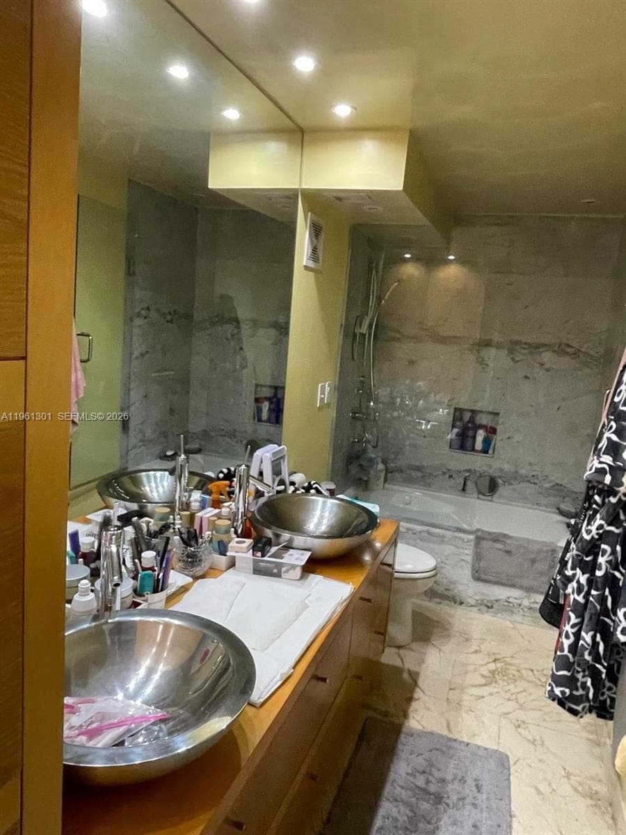 5005 Collins Ave 212 photo 13