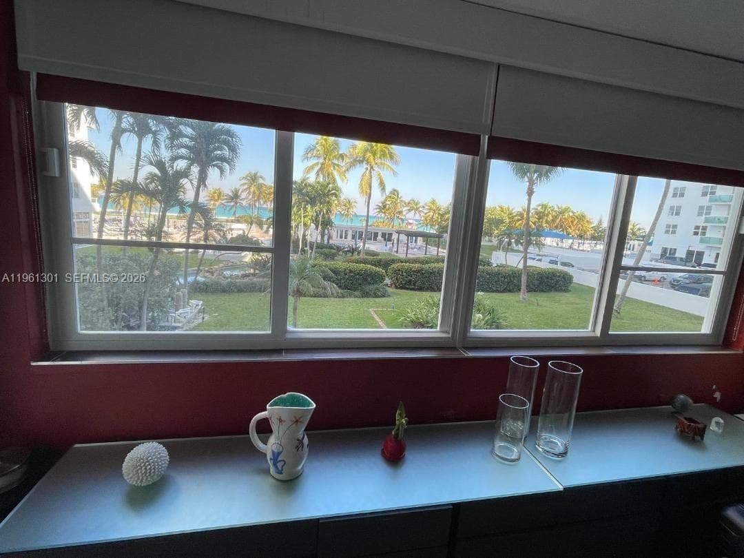 5005 Collins Ave 212 photo 3