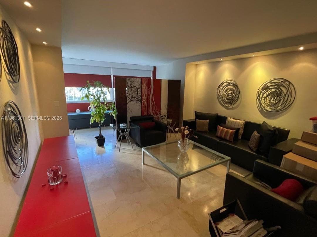 5005 Collins Ave 212 photo 1