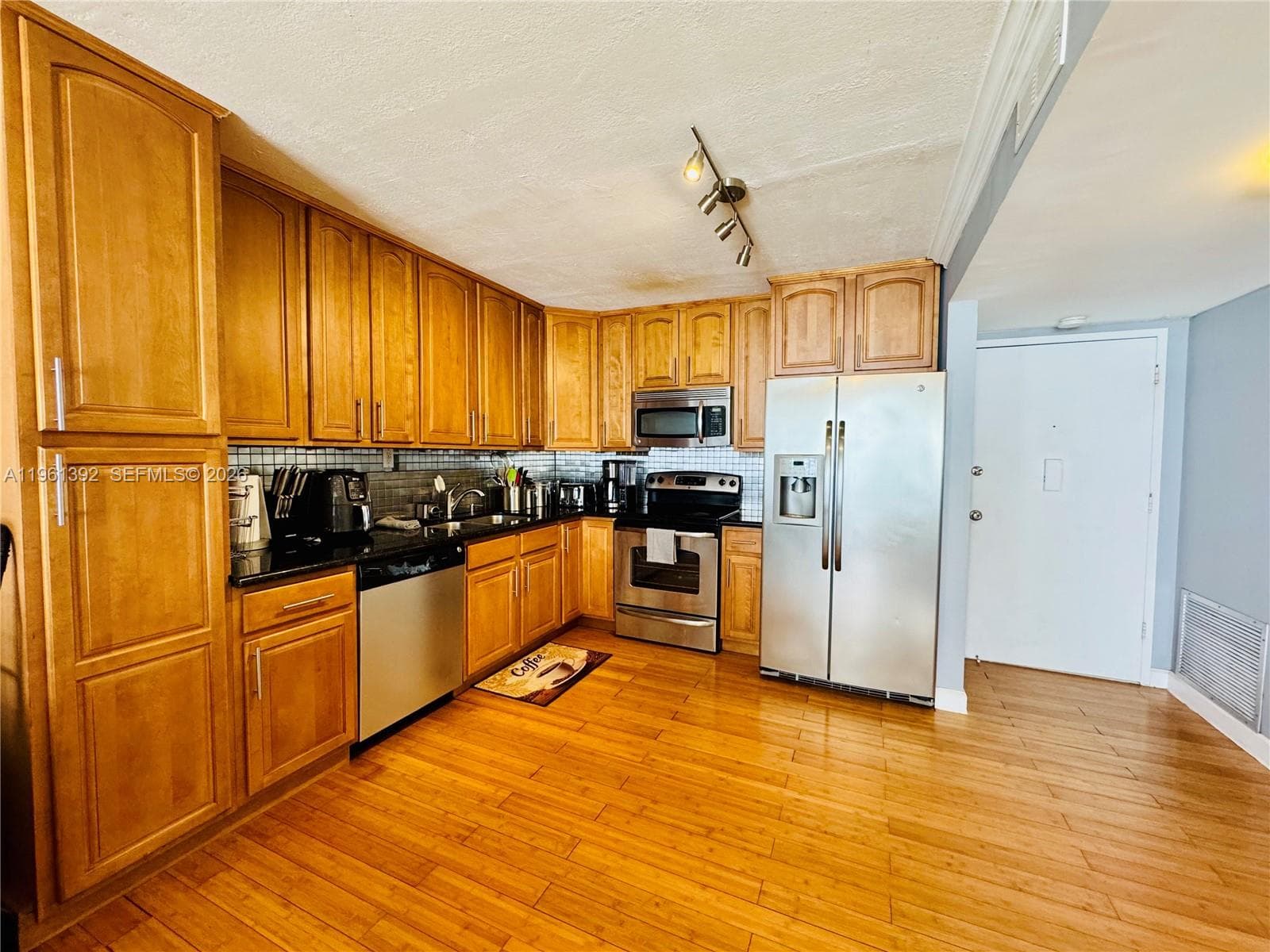 18051 Biscayne Blvd 503 photo 6
