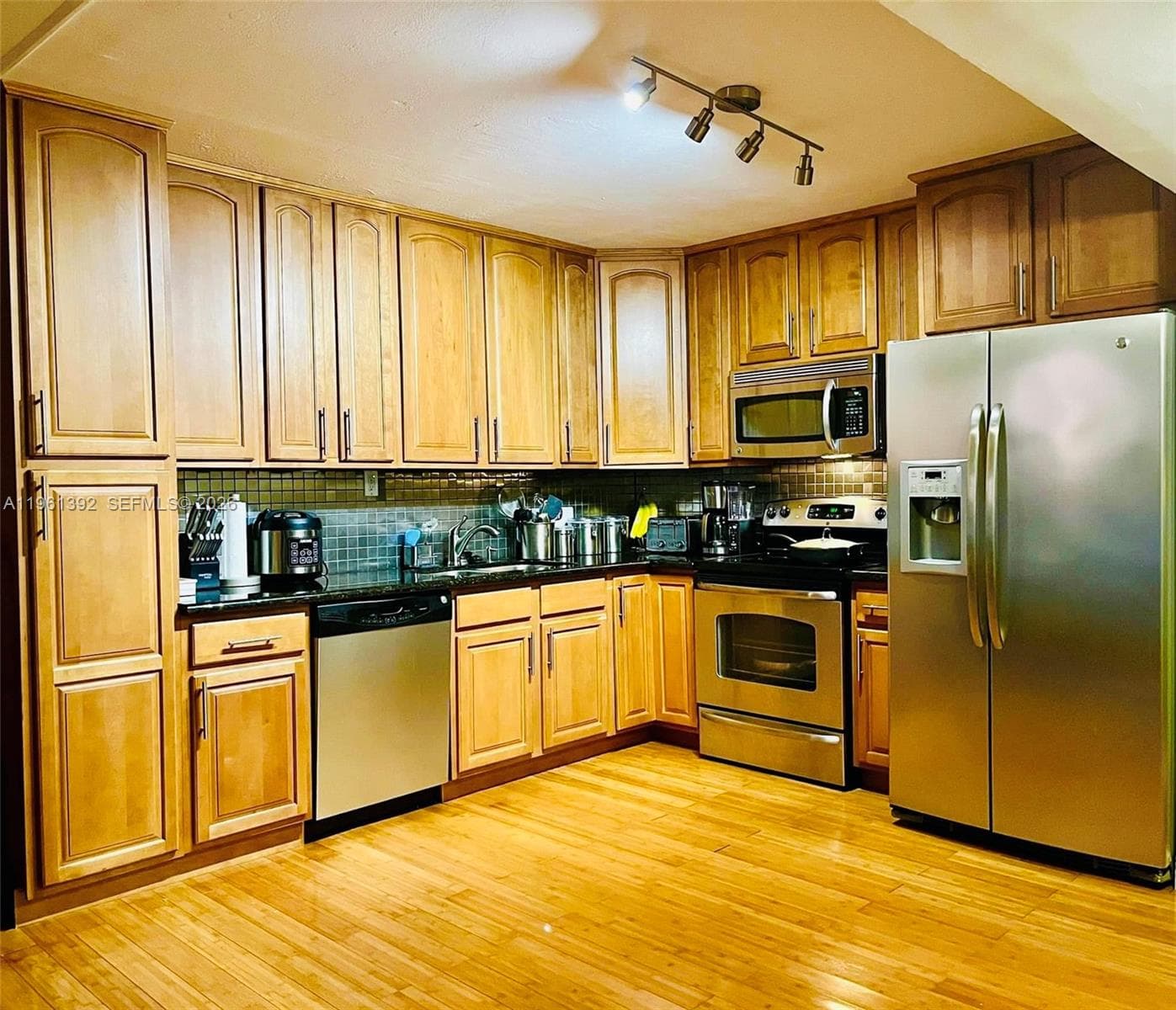 18051 Biscayne Blvd 503 photo 5
