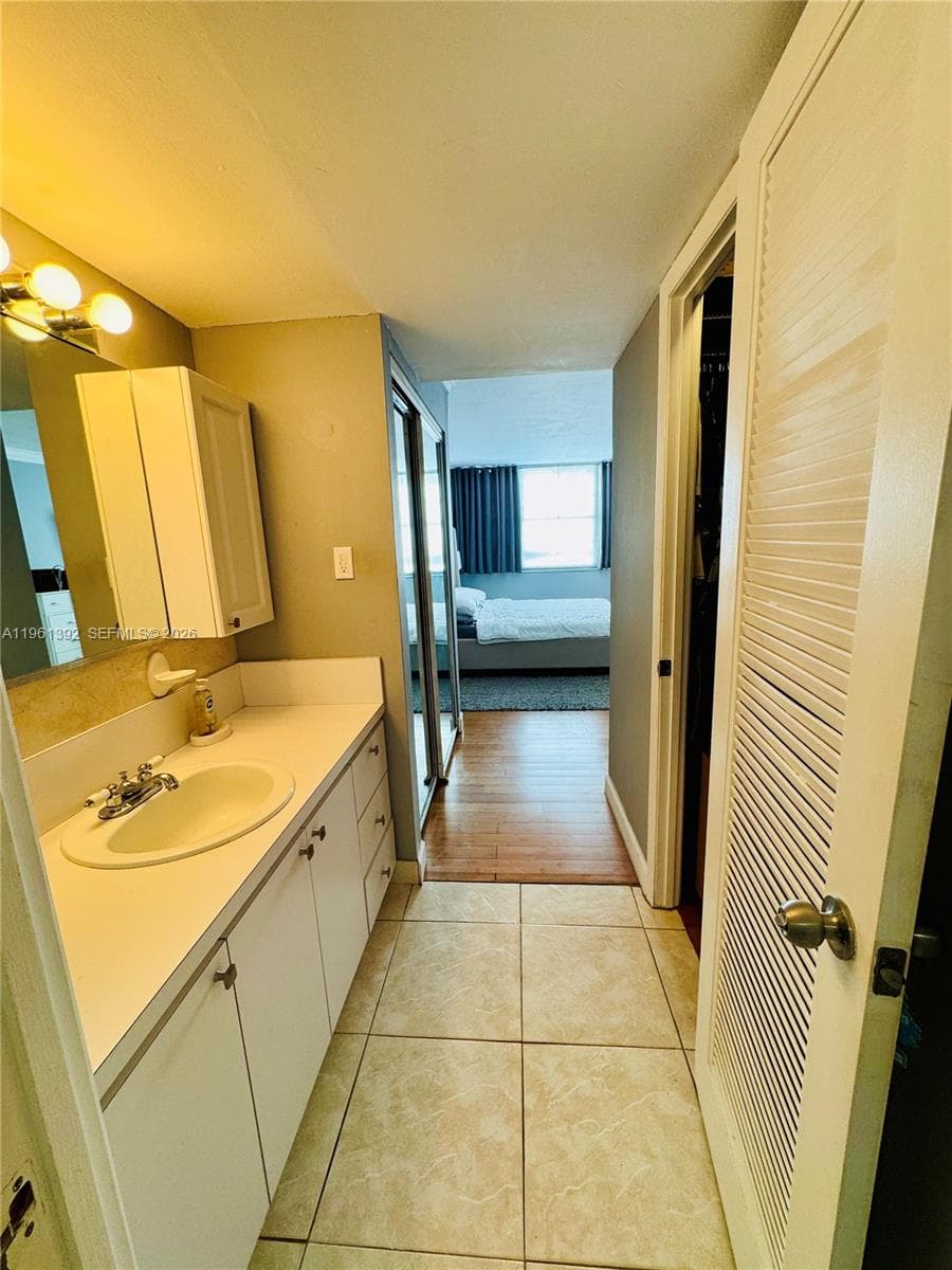 18051 Biscayne Blvd 503 photo 15