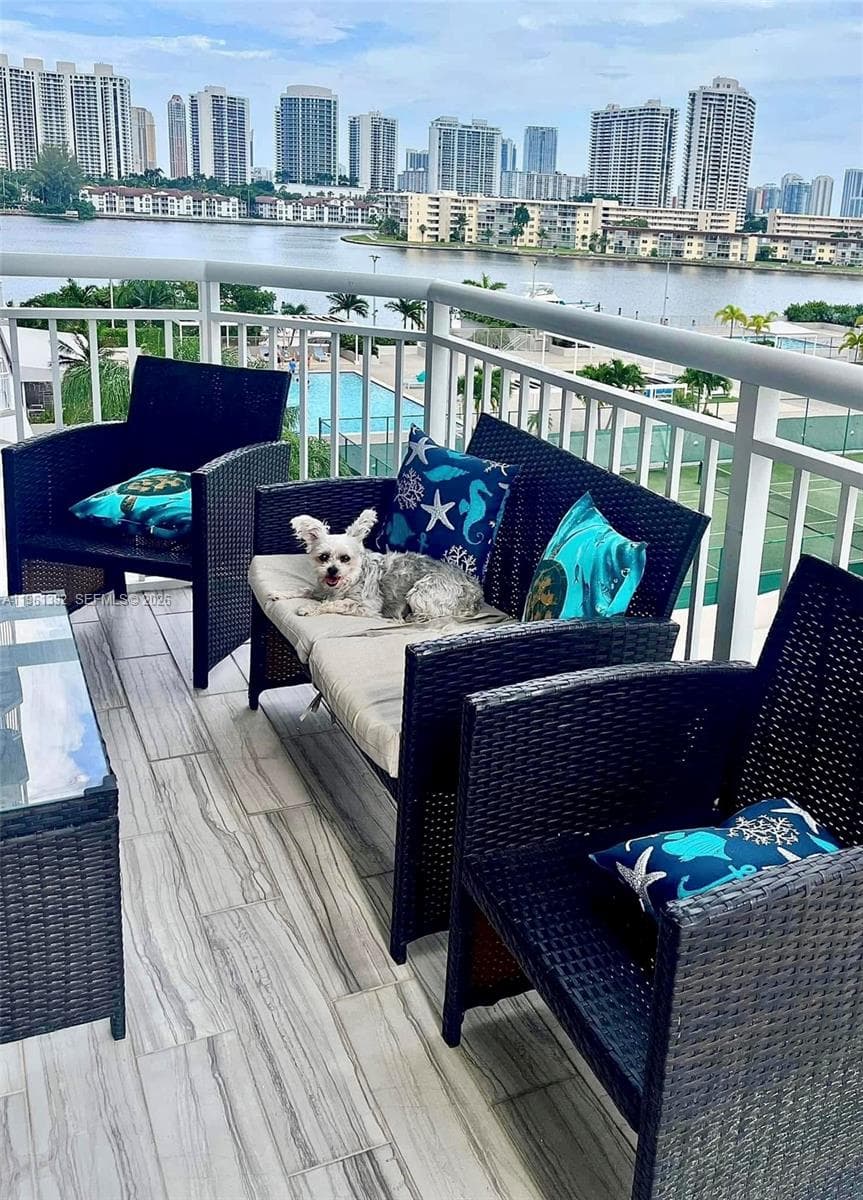 18051 Biscayne Blvd 503 photo 19
