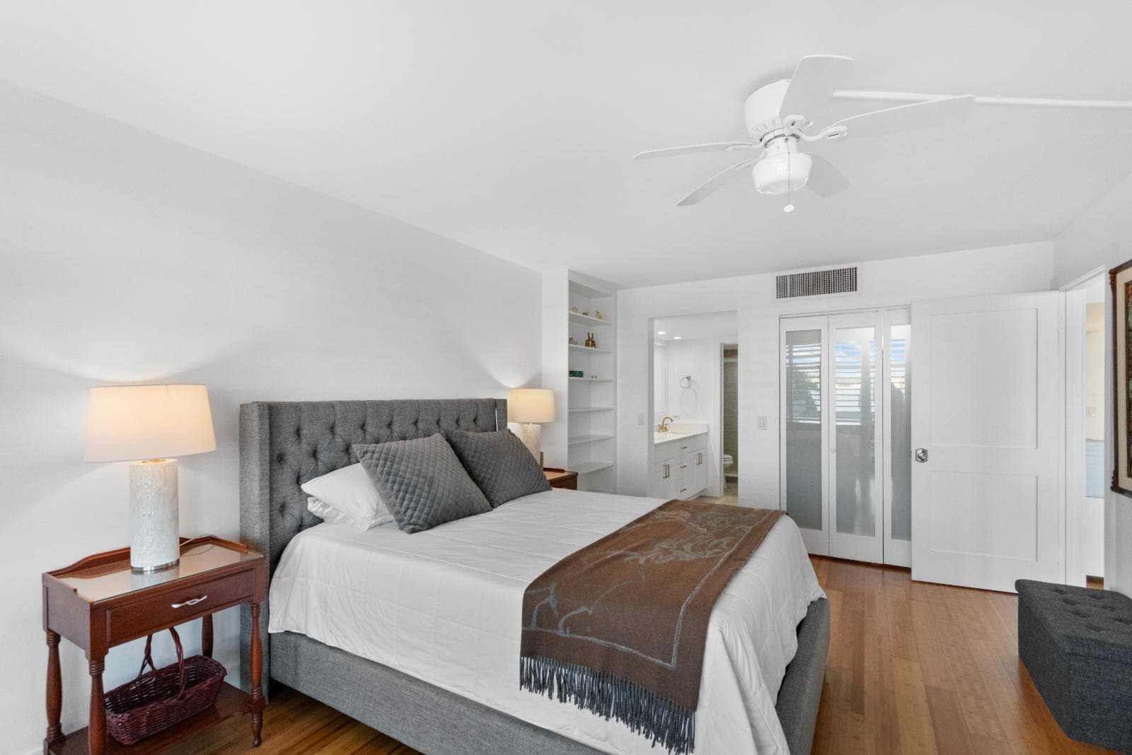 130 Lakeshore Drive 222 photo 13
