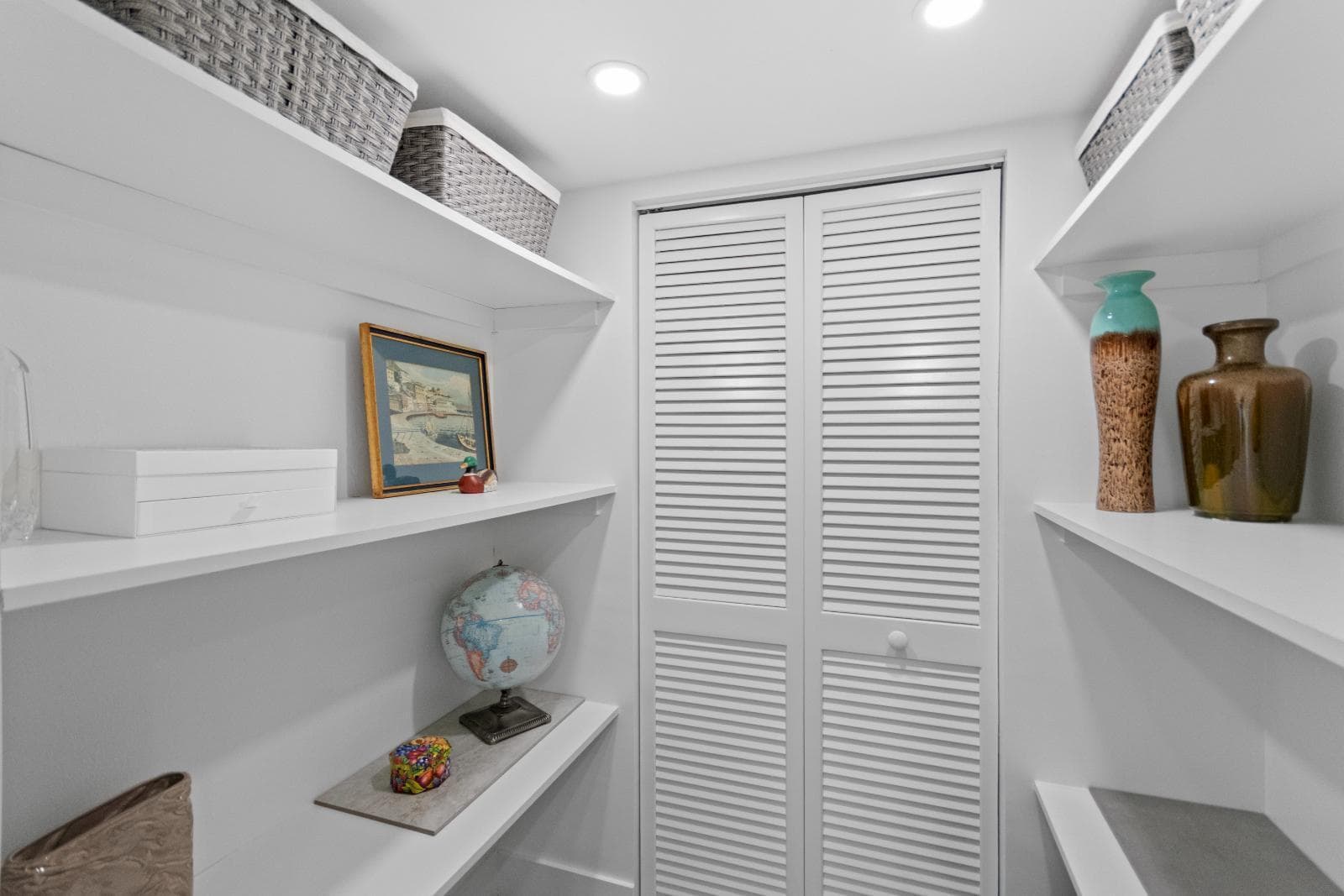 130 Lakeshore Drive 222 photo 16