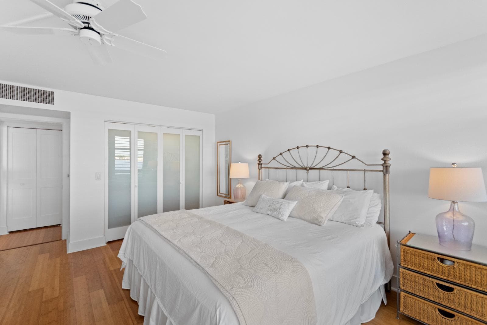 130 Lakeshore Drive 222 photo 20
