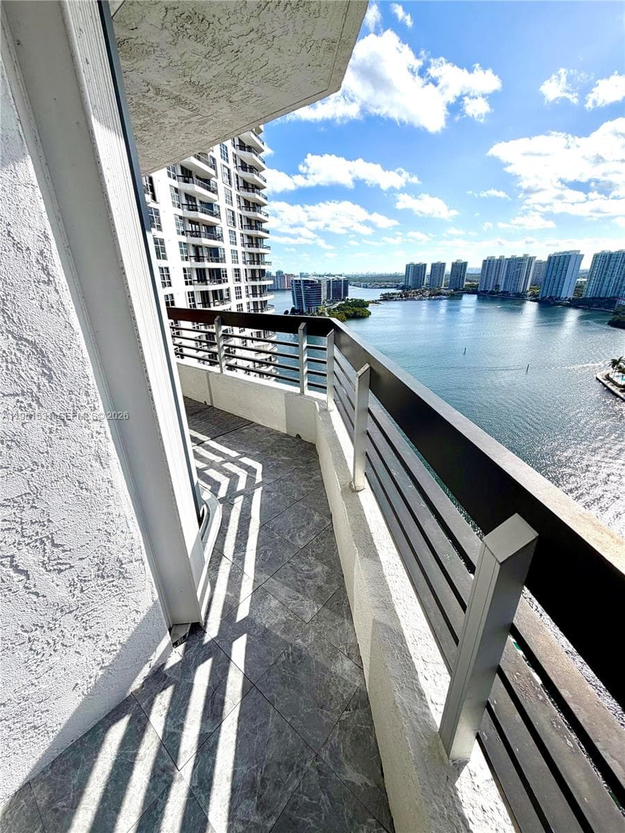 3530 Mystic Pointe Dr 2605 photo 20