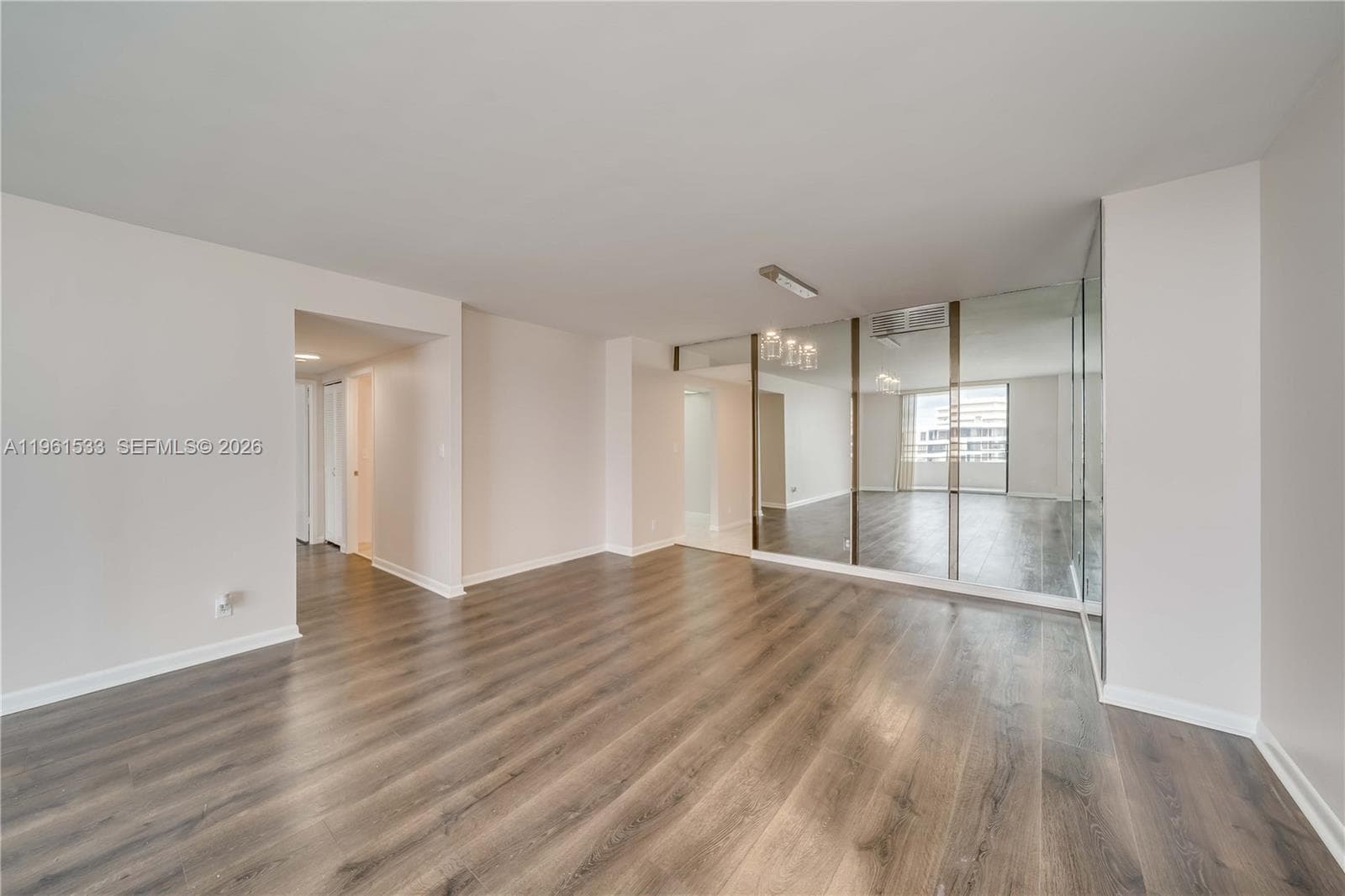 2500 Parkview Dr 2019 photo 22