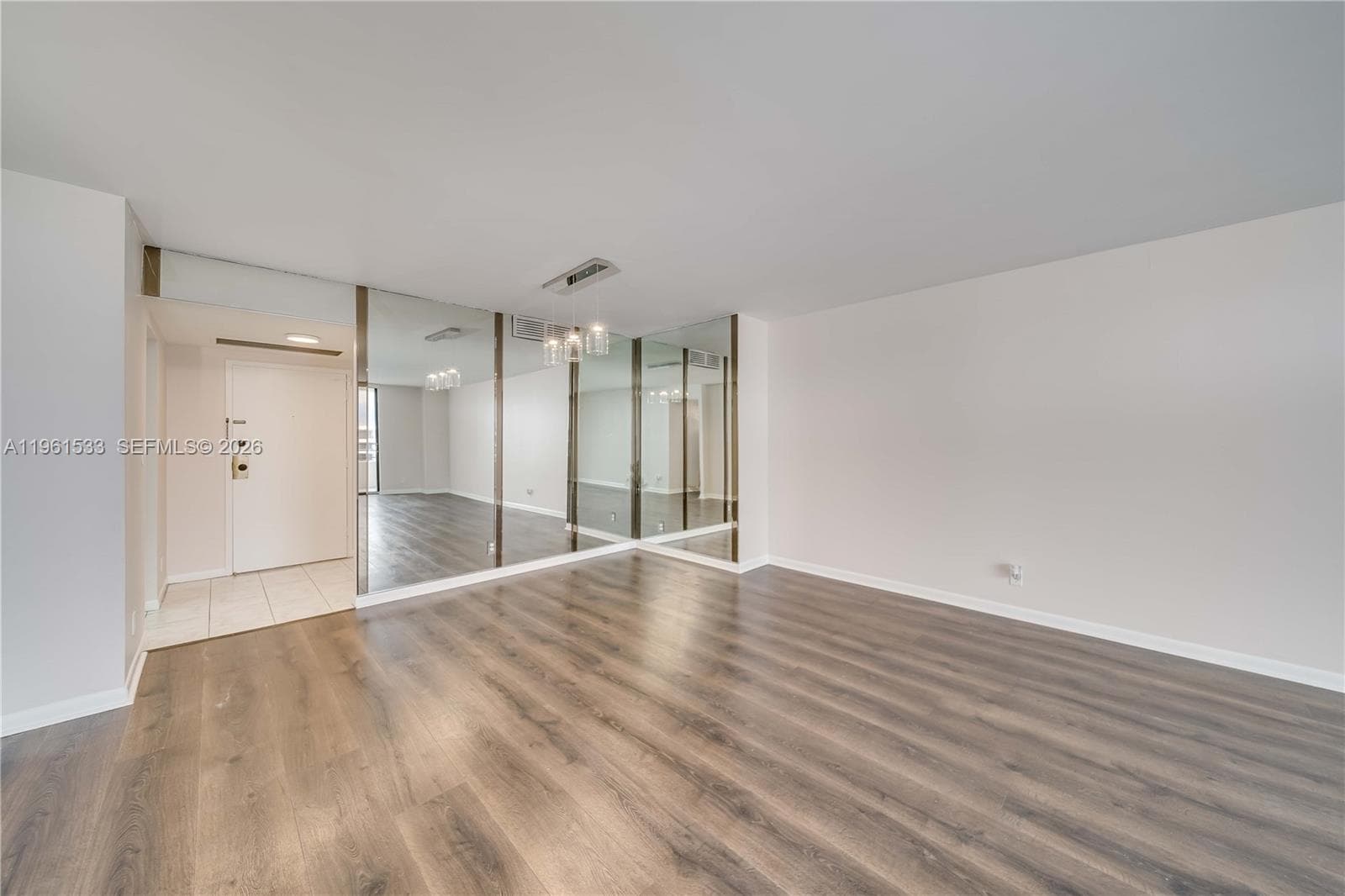 2500 Parkview Dr 2019 photo 21