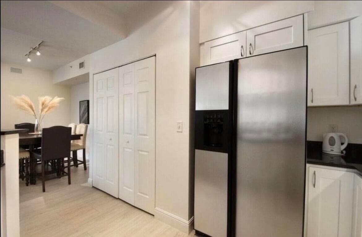 802 W Windward Way 216 photo 2