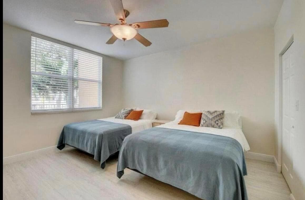 802 W Windward Way 216 photo 14