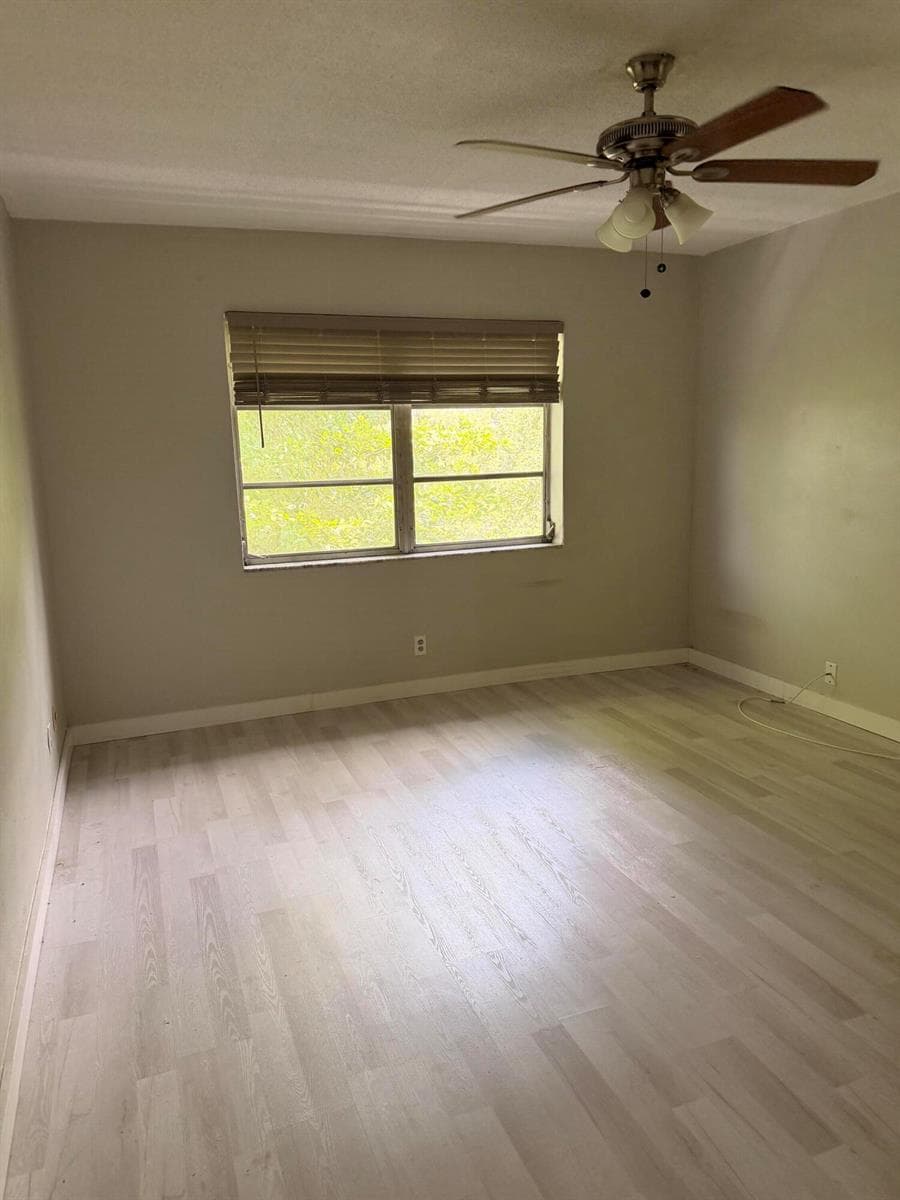 1400 NE 57th Street 302 photo 7