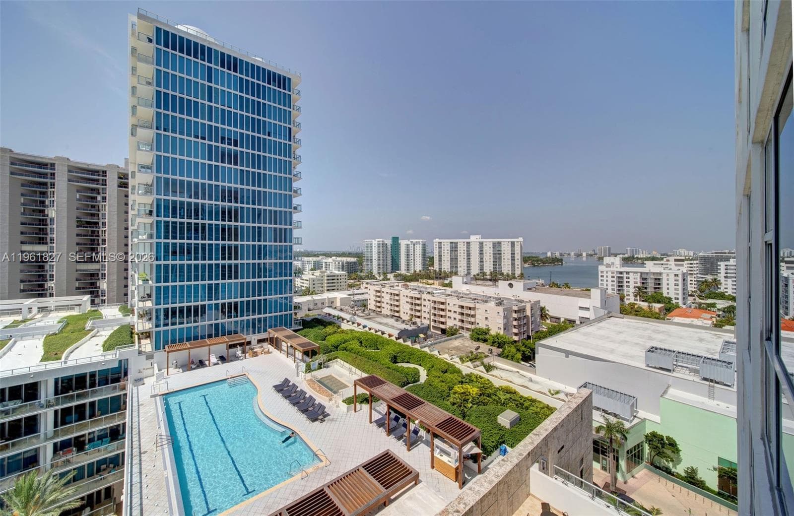 6801 Collins Ave 1110 (Door 1106) photo 13