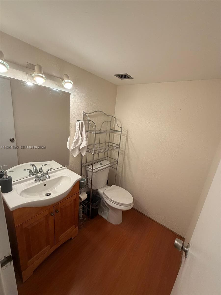 16546 NE 26th Ave 6H photo 21