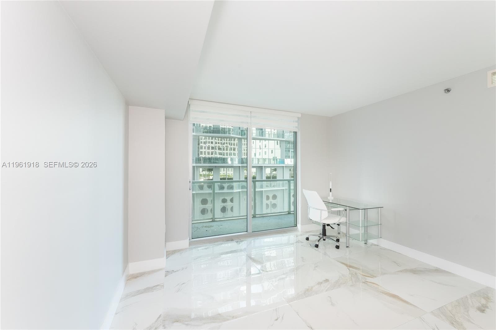 55 SE 6 ST 1207 photo 17