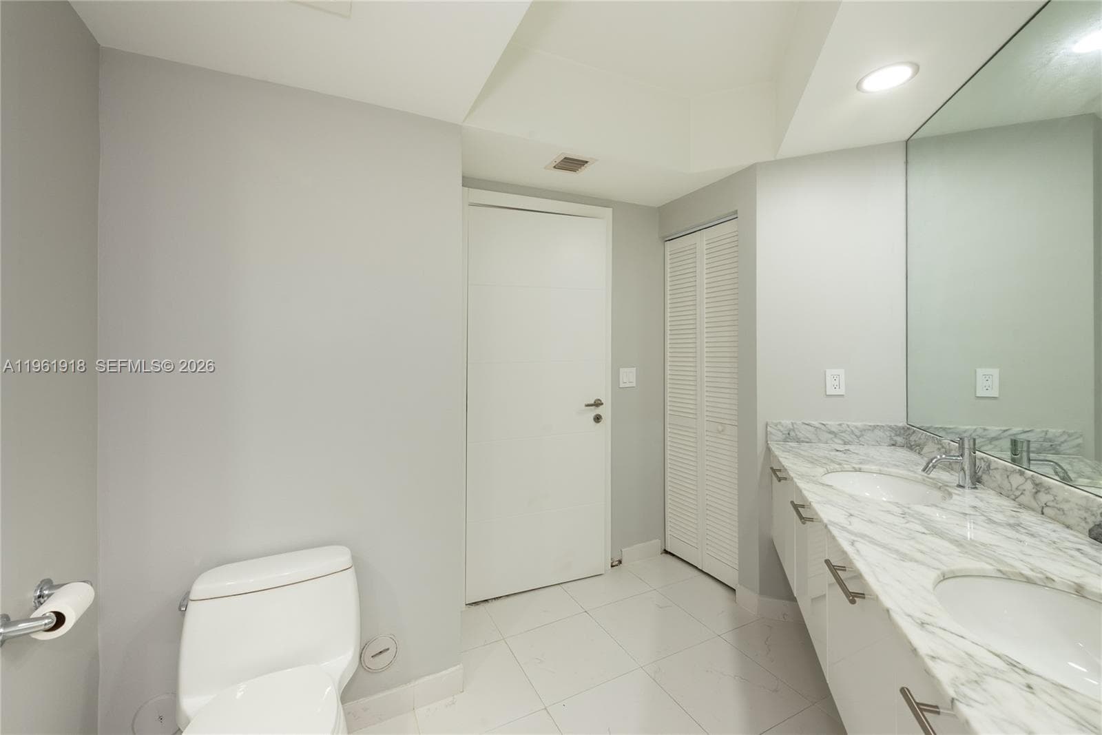 55 SE 6 ST 1207 photo 22