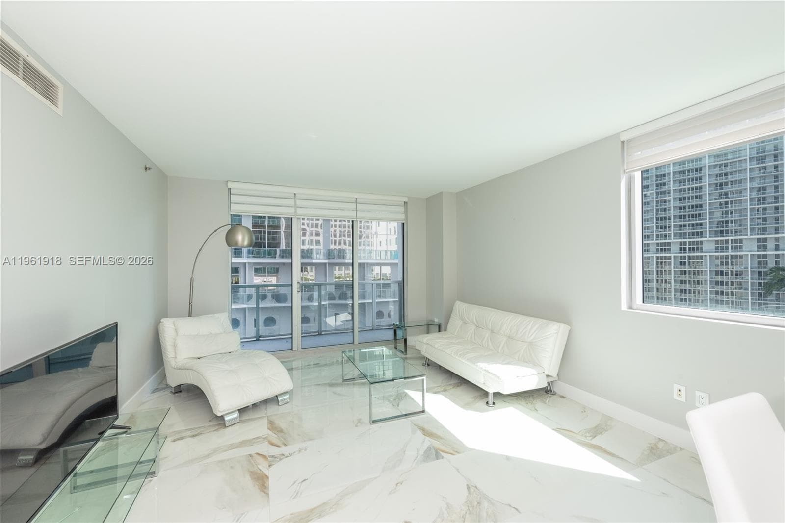 55 SE 6 ST 1207 photo 5