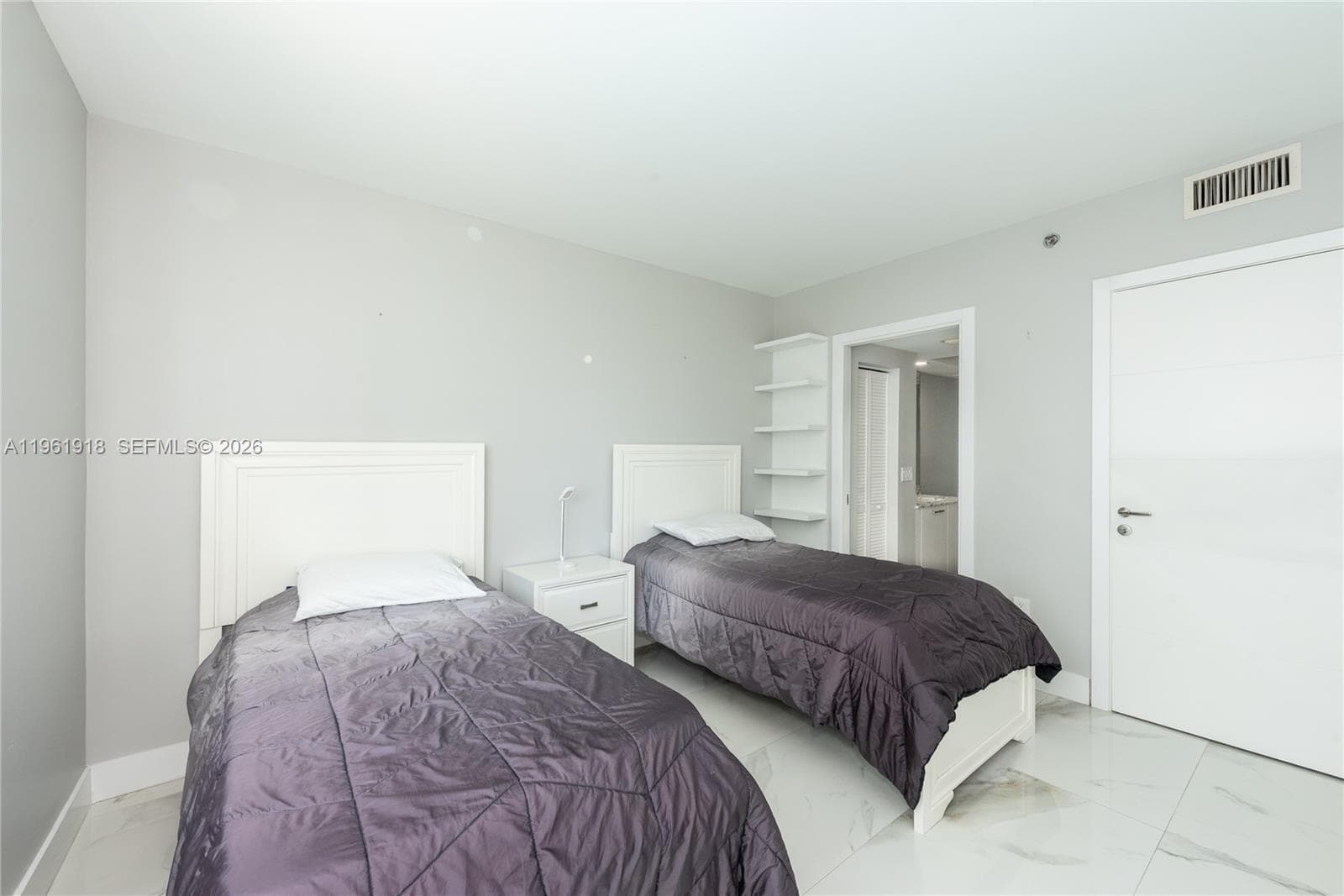 55 SE 6 ST 1207 photo 24