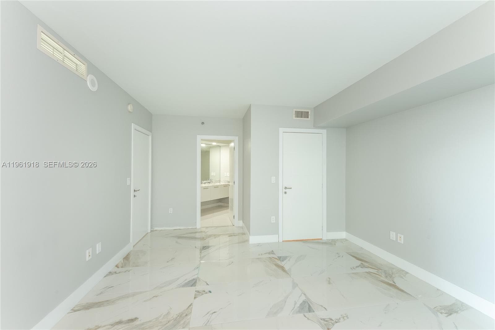 55 SE 6 ST 1207 photo 18