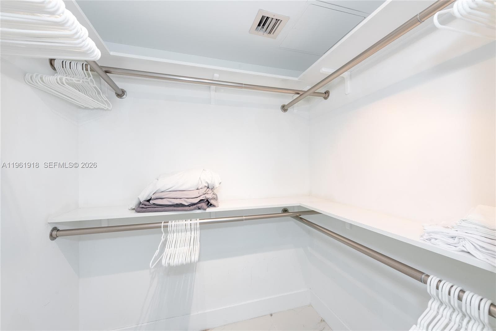 55 SE 6 ST 1207 photo 19