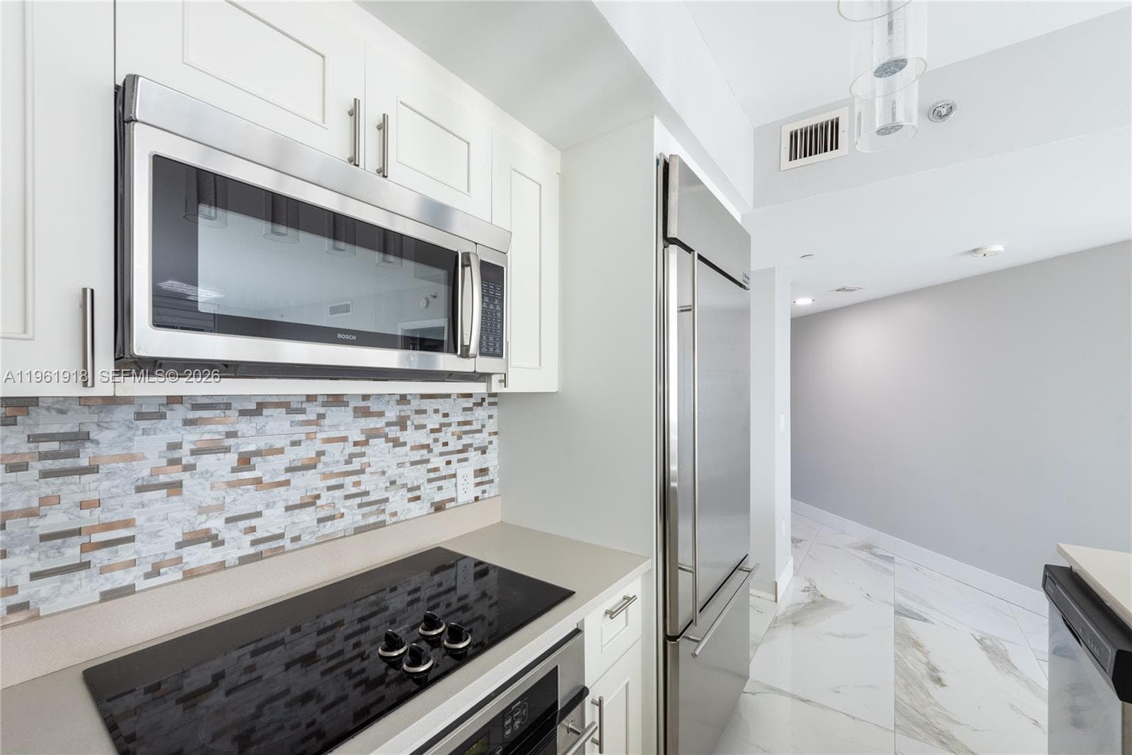 55 SE 6 ST 1207 photo 4