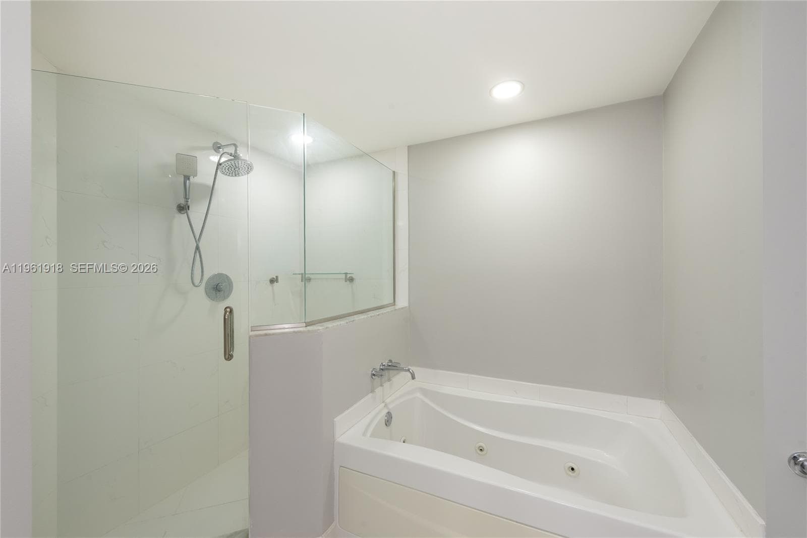55 SE 6 ST 1207 photo 21