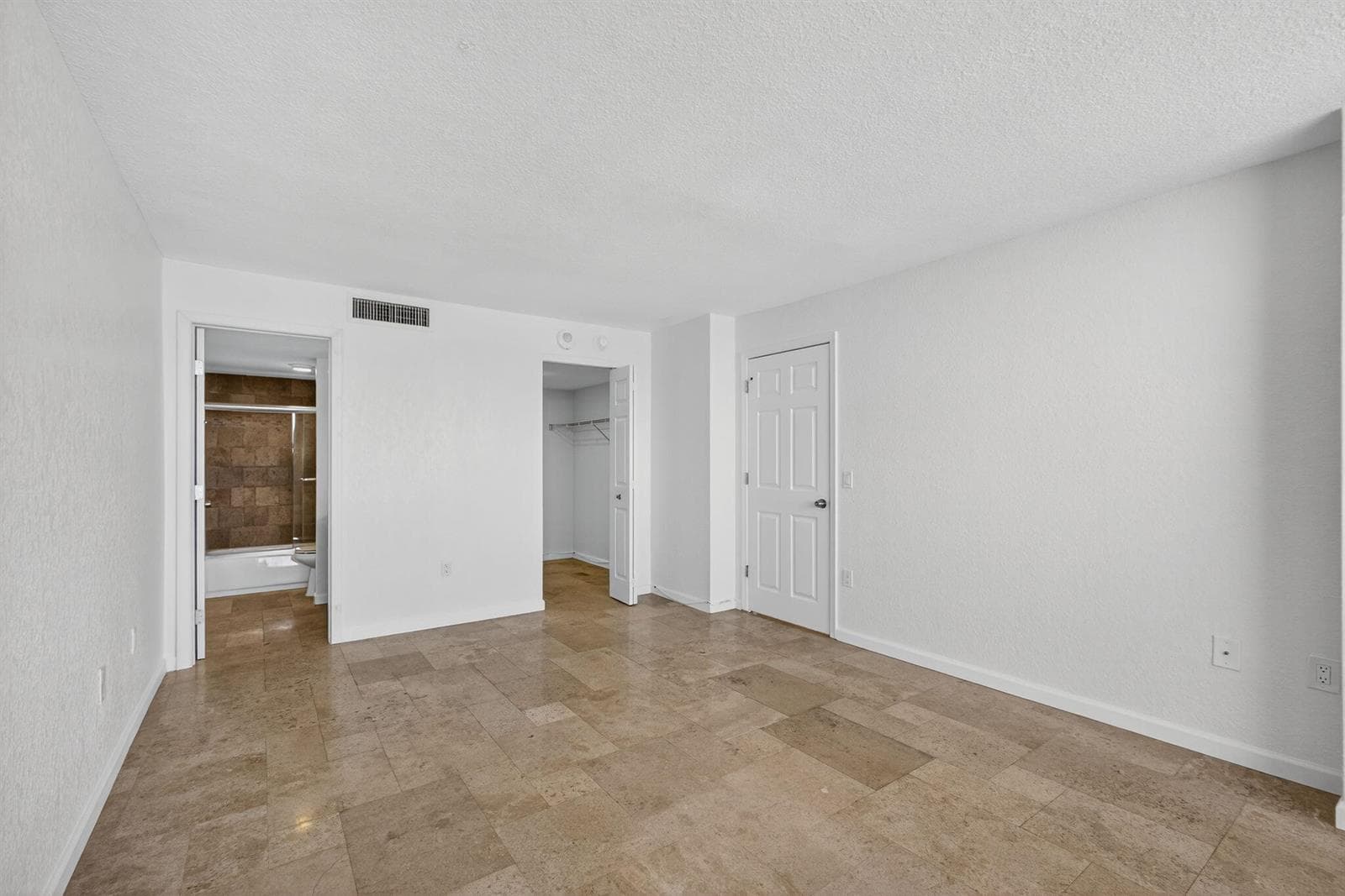 5600 N Flagler Drive 2703 photo 17