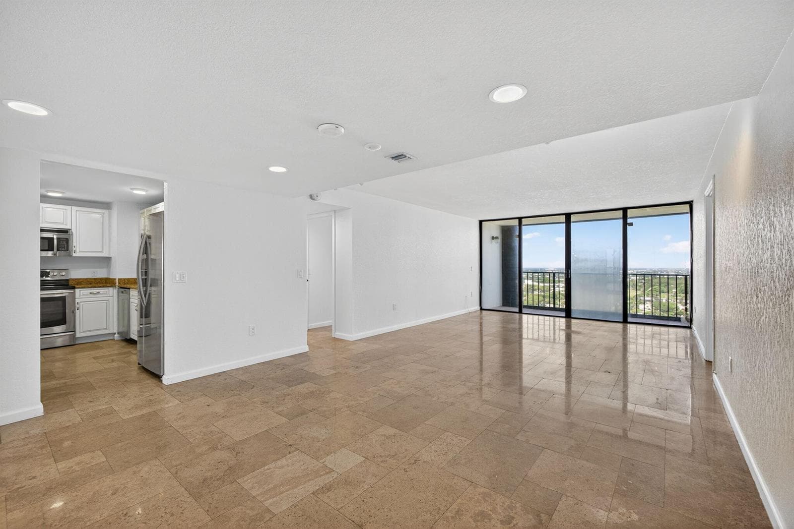 5600 N Flagler Drive 2703 photo 3