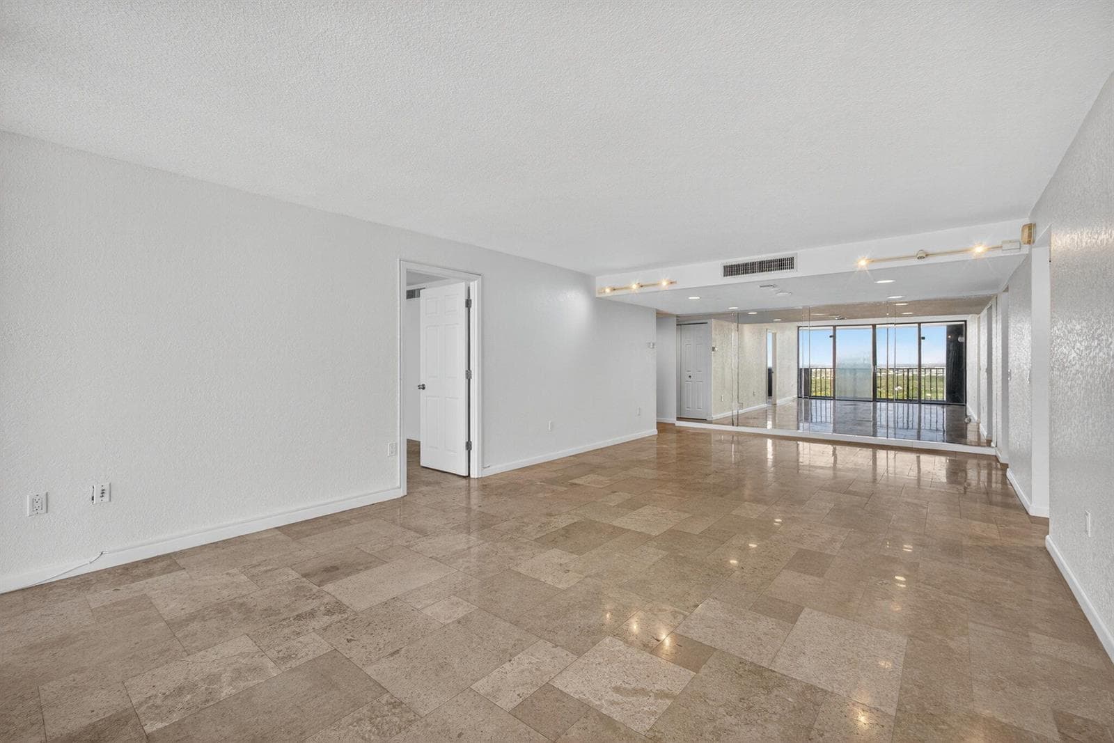 5600 N Flagler Drive 2703 photo 5