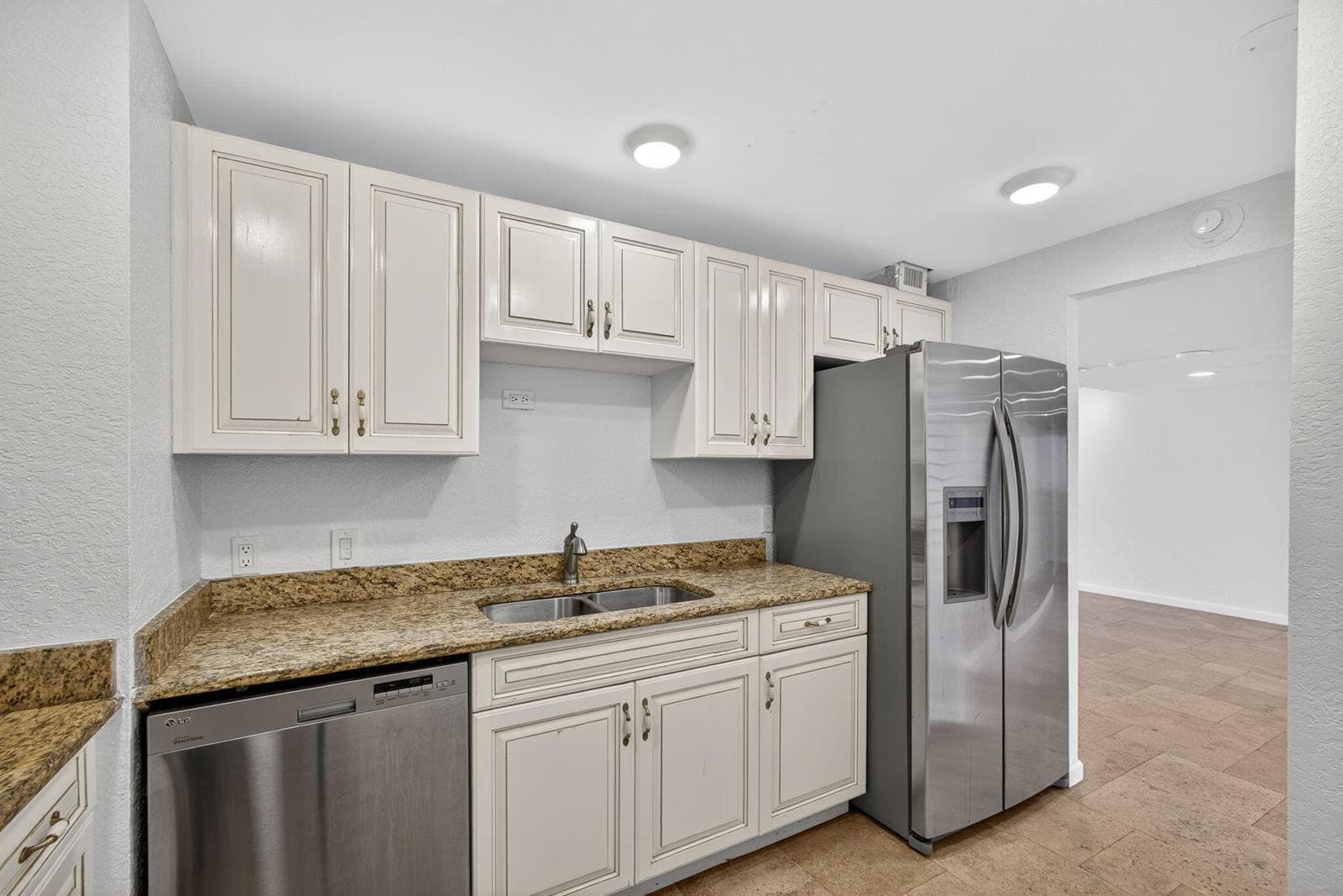 5600 N Flagler Drive 2703 photo 9