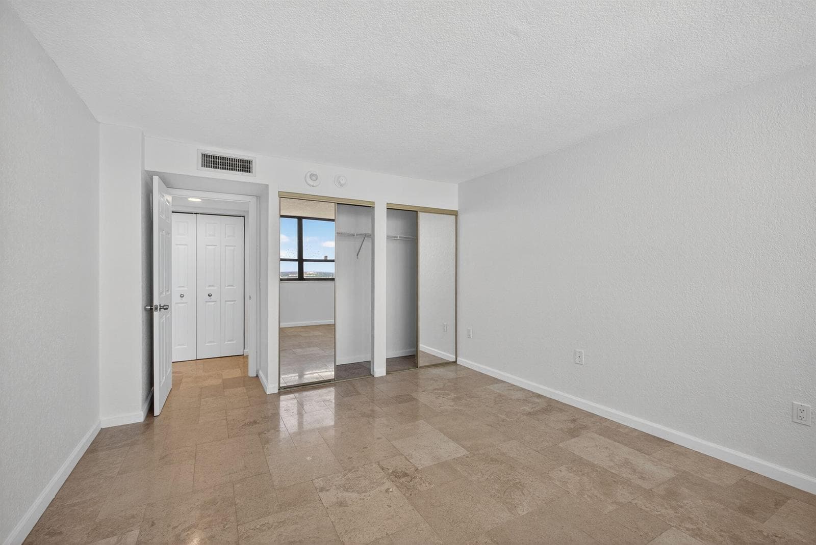 5600 N Flagler Drive 2703 photo 15