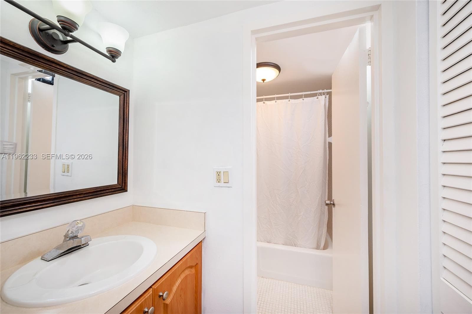 2899 Collins Ave 1505 photo 13