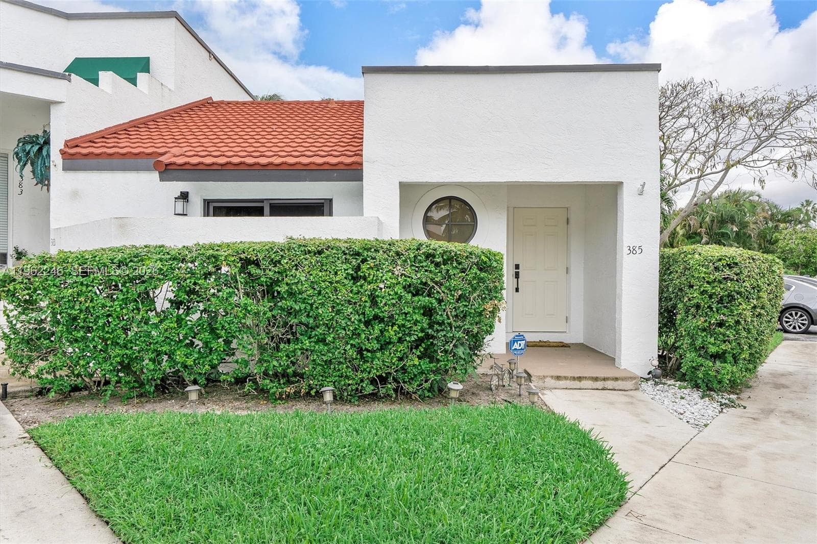 385 36th Ave photo 2