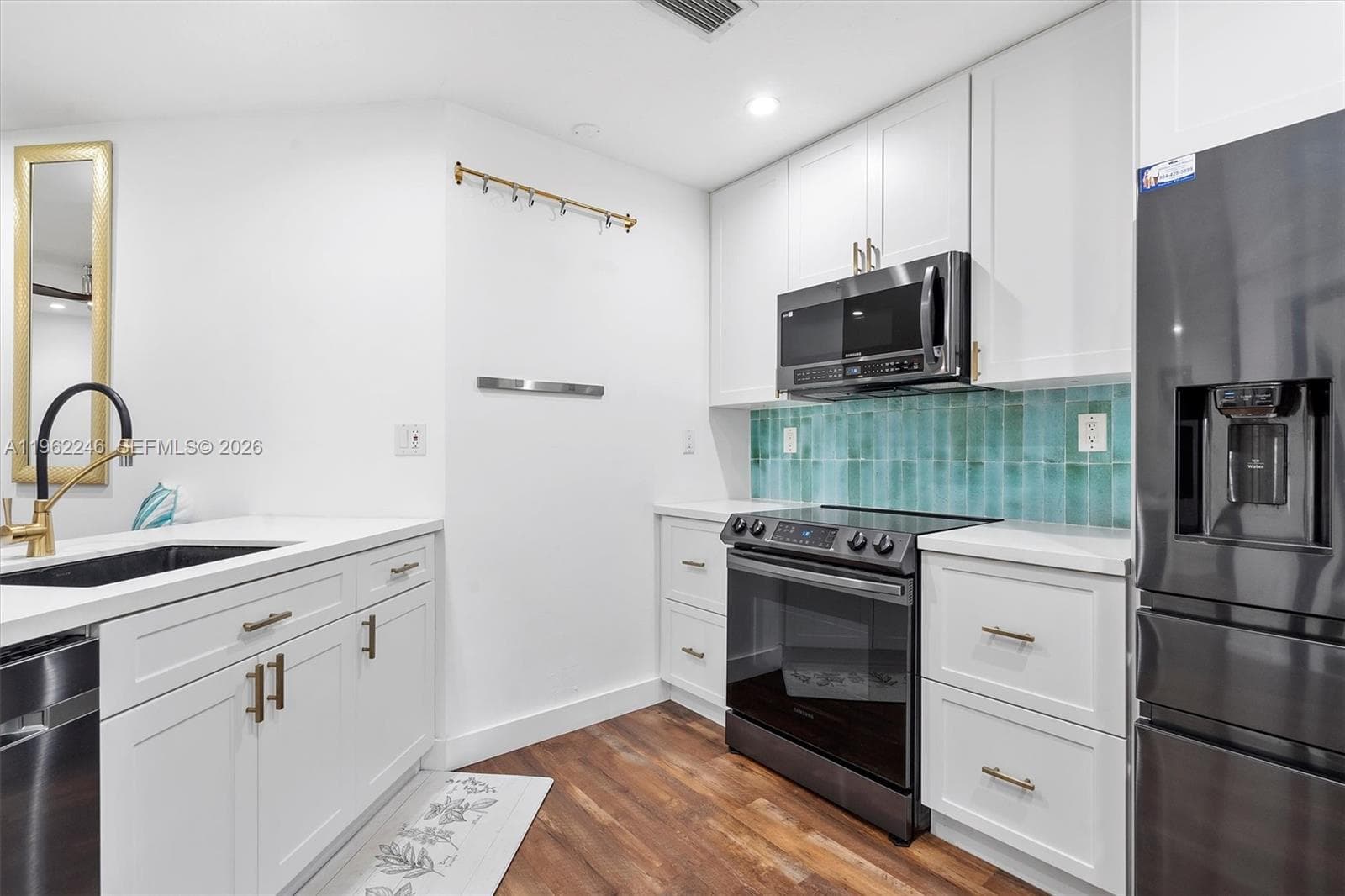 385 36th Ave photo 6