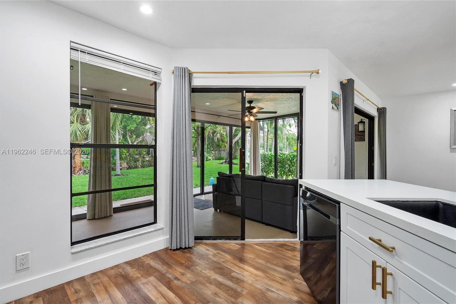 385 36th Ave photo 7