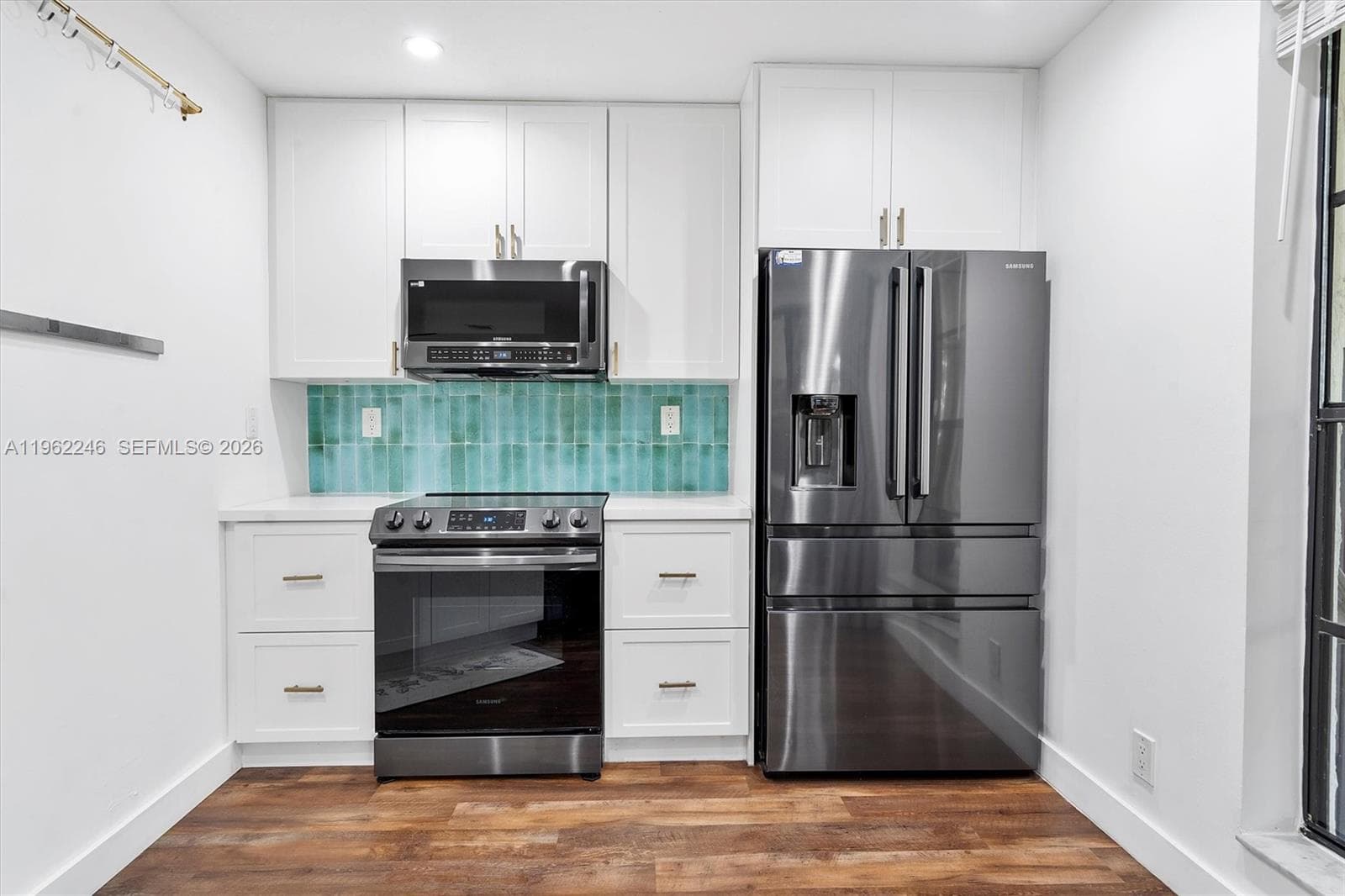 385 36th Ave photo 5