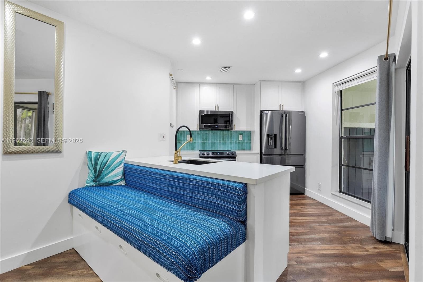 385 36th Ave photo 4