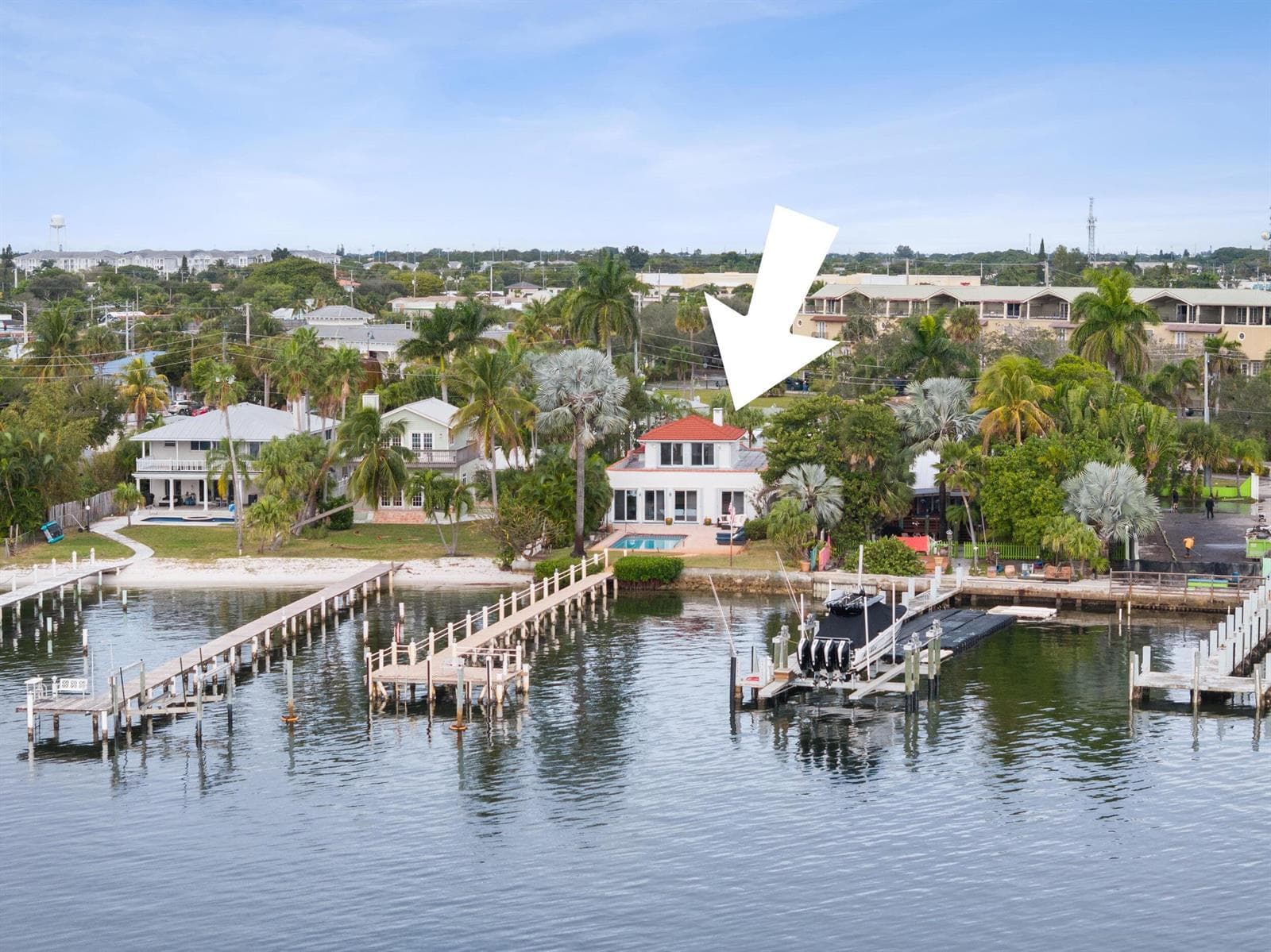 114 S Lake Drive photo 2
