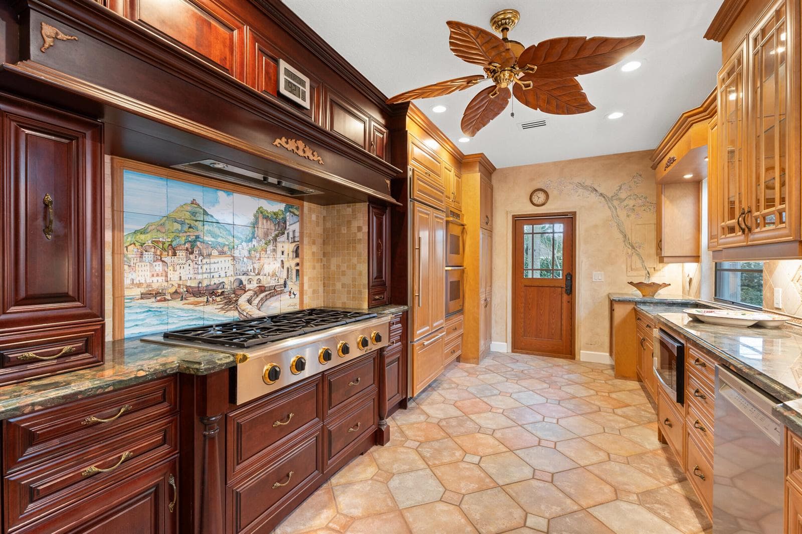 114 S Lake Drive photo 16